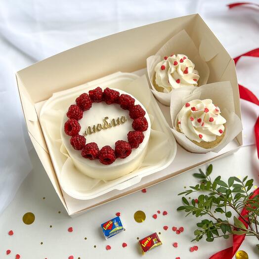 Праздничный набор с мармеладной малинкой и акриловым топпером Люблю на 14 февраля