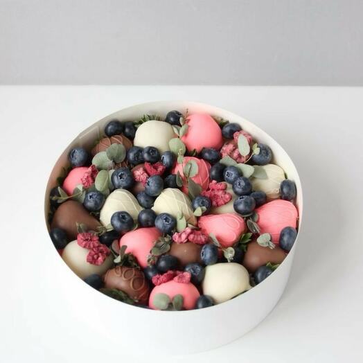 Клубника в 🍫