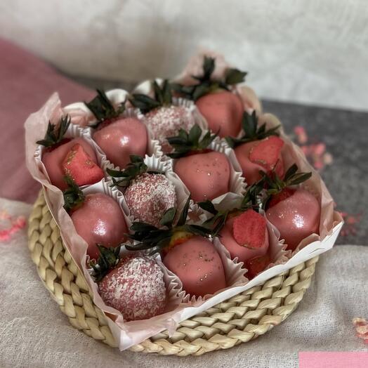 Клубника в шоколаде 12 шт  для мамы/девушки/сестры/жены/подруги
