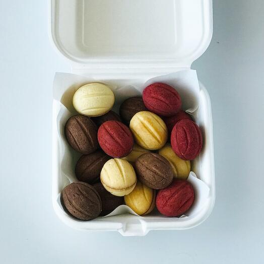 Орешки со сгущёнкой в новой интерпретации 18шт. Подарочный набор