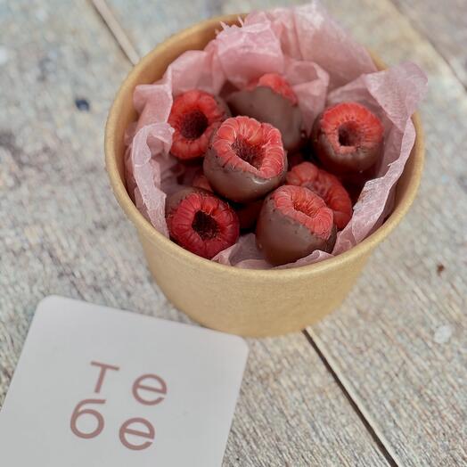 Малина в шоколаде