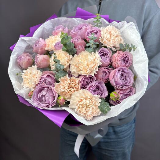 Rosa de peonía y Dianthus