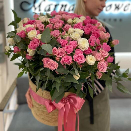 Корзина с цветами «счастье»