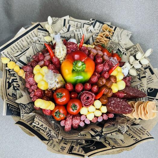 Колбасный букет с сыром, сладким перцем и закусками, круглый
