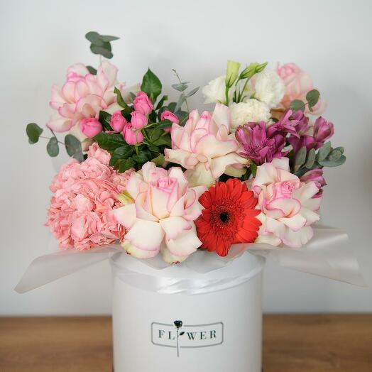 Букет в коробке "Blush Harmony"