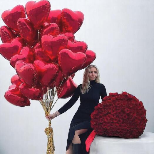 Set of roses and balloons