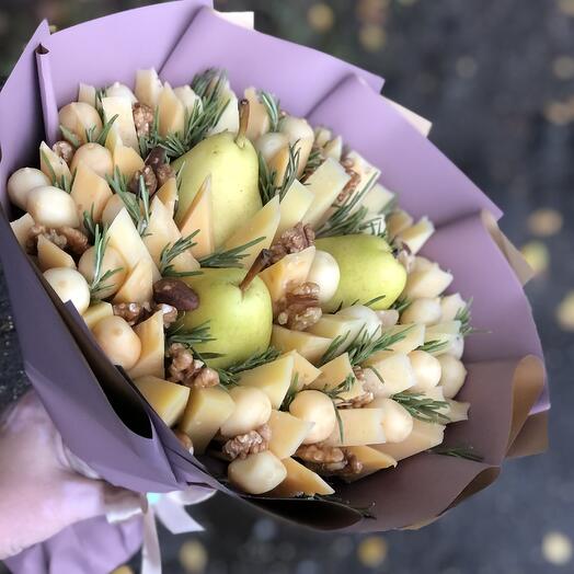 Букет из сыров с грушами