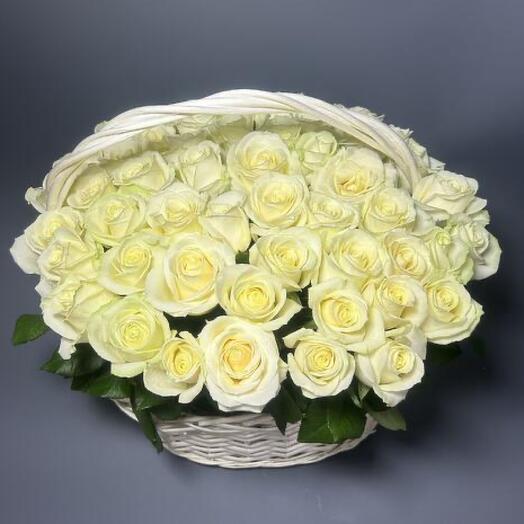 Корзина с розами 51