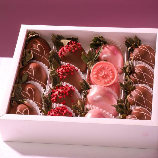 НАБОР: 16 ШТУК КЛУБНИК