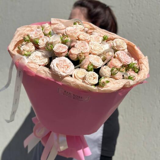 Кремовые кустовые розы