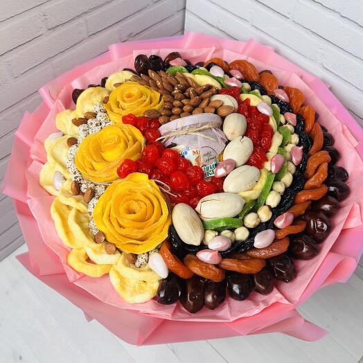 Букет из сухофруктов, орехов и меда «Фантазии лета»