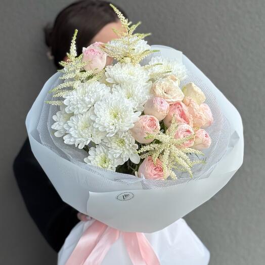 Букет нежный с пионовидными розами