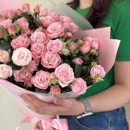 Bouquet of bush roses