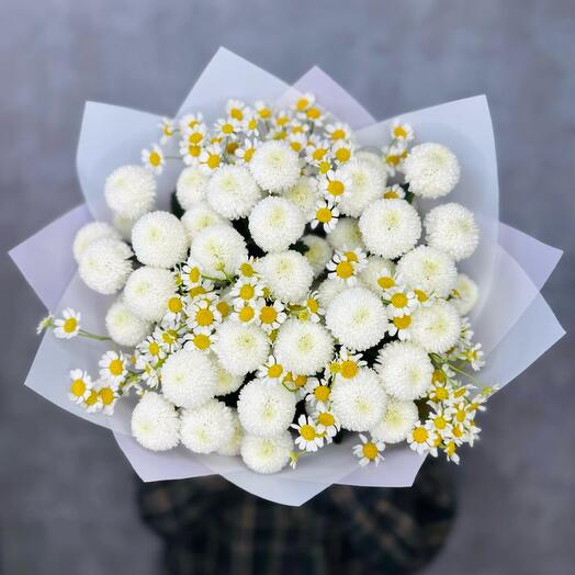 Букет из хризантемы и кустовых ромашек. Полевые цветы на День рождение 💕