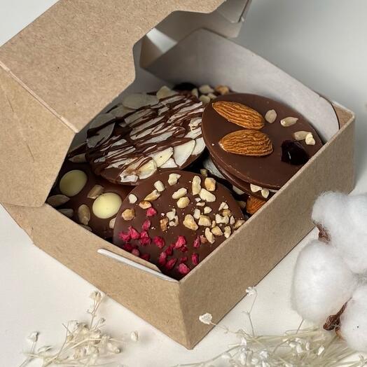 Шоколад ручной работы молочные каллеты 10 штук