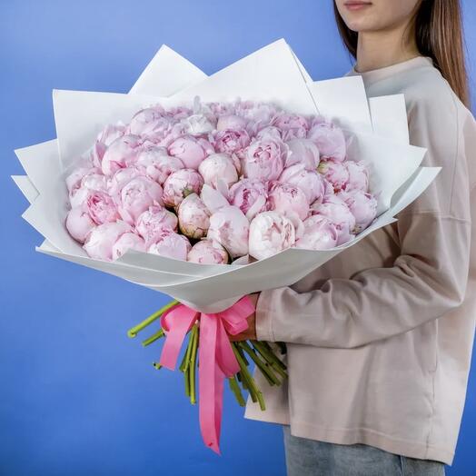 Букет из 45 пионов