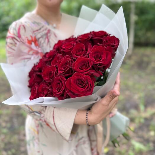 25 красных стойких Эквадорских роз. Акция