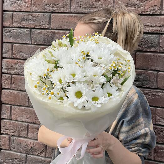 Bouquet Chamomile from bush chrysanthemum and matricaria