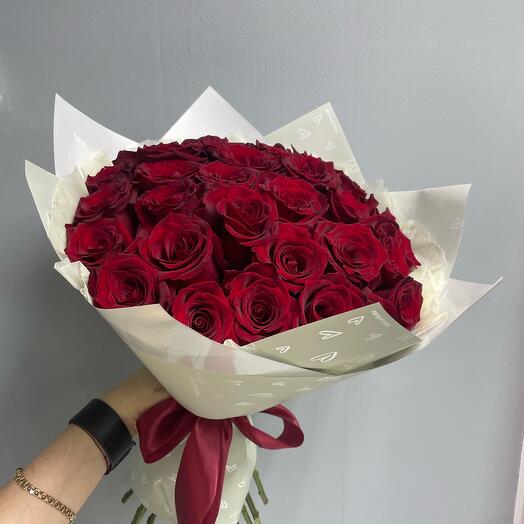 Букет из 31 красной розы