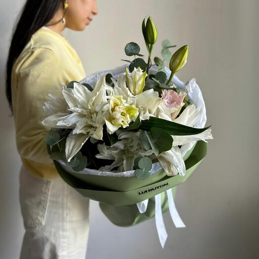 Букет "Нежные лилии"