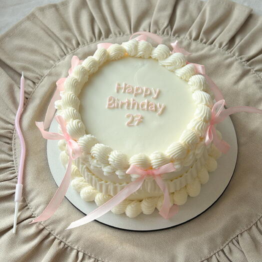 Бенто торт с рюшами и бананами