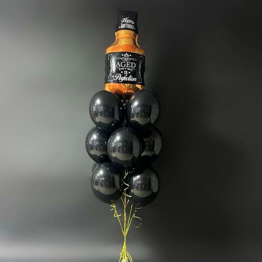 Фонтан шаров с бутылкой виски