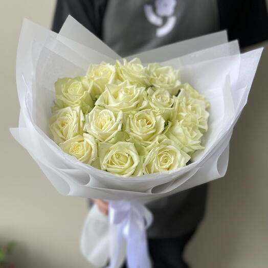 Bouquet of 15 white avalange roses