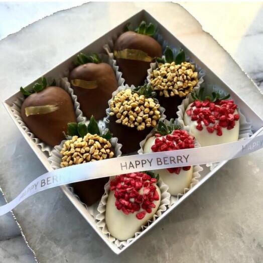 Клубника в шоколаде "Three chocolates"