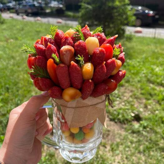 Мужской букет из снеков и копченого сыра "Аппетайзер"