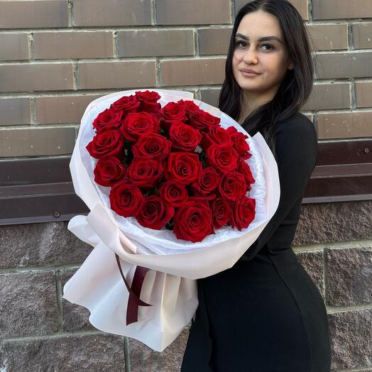 Роскошный моно букет из 25 роз
