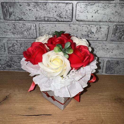 Комплимент из мыльных роз