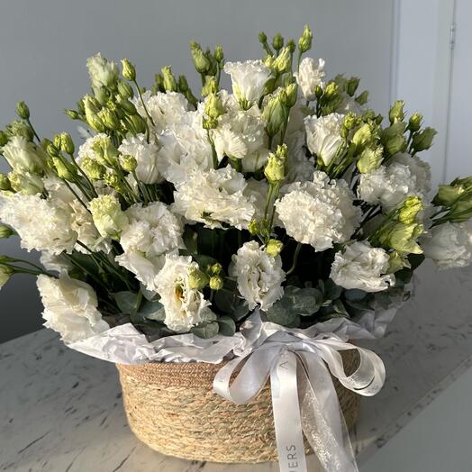 Корзина с цветами Белая эустома