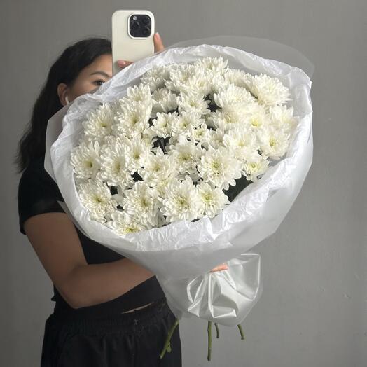 Монобукет из кустовых белых хризантем