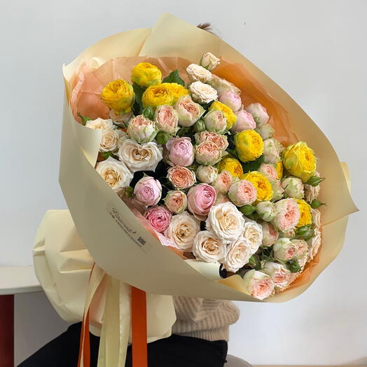 Букет из 15 кустовых роз ,Даниэль, Роза кустовая