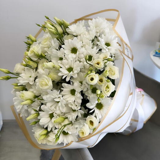 White flower garden-Flower Delivery Dubai