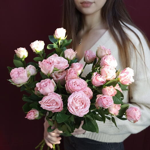 7 нежно-розовых кустовых розочек