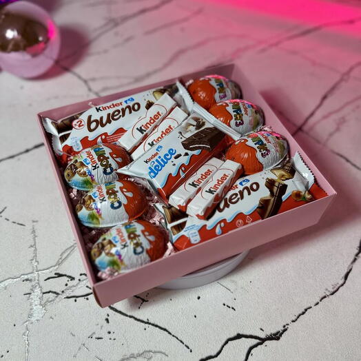 Большой бокс из киндеров микс