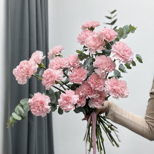 Диантусы розовые с эвкалиптом