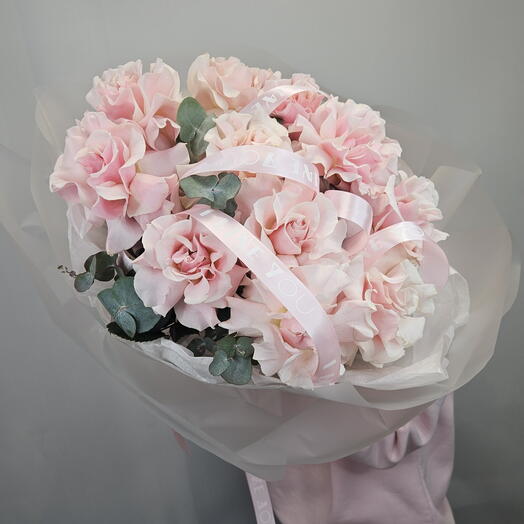 11 ажурных роз Pink Mondial
