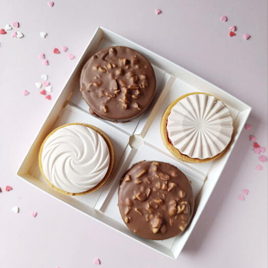 Набор тарталеток сникерс и клубника-миндаль