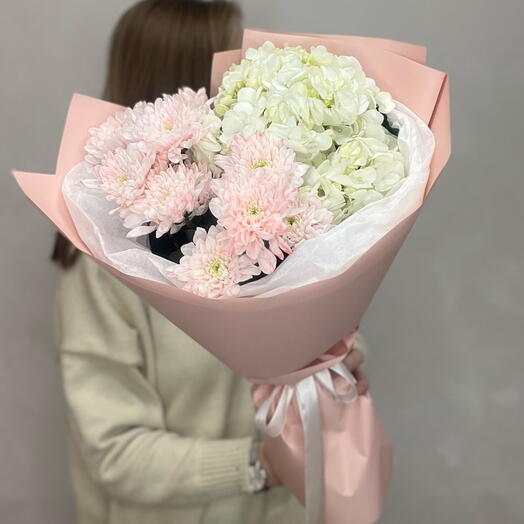Букет комплимент гортензия и хризантема