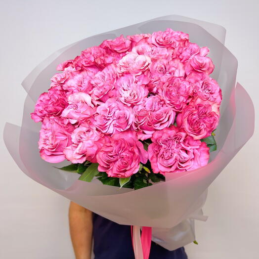 Пионовидные розы Кантри Блюз букет из 25 розовых роз