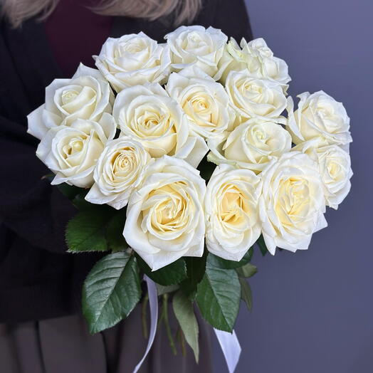 15 rosas blancas Rusia 60 cm