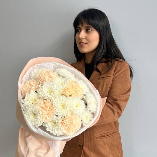 Букет из хризантемы и диантуса