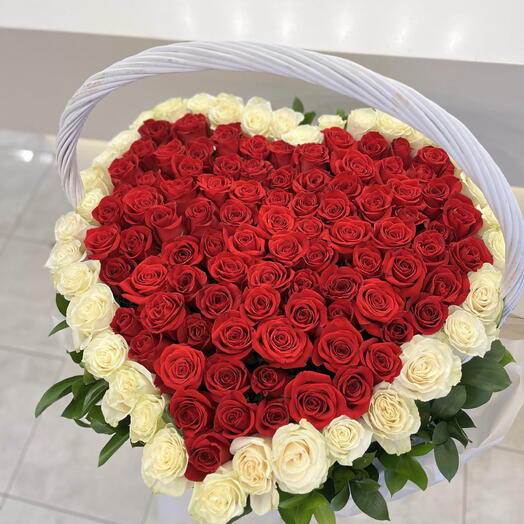 Корзина 101 роза «сердце»