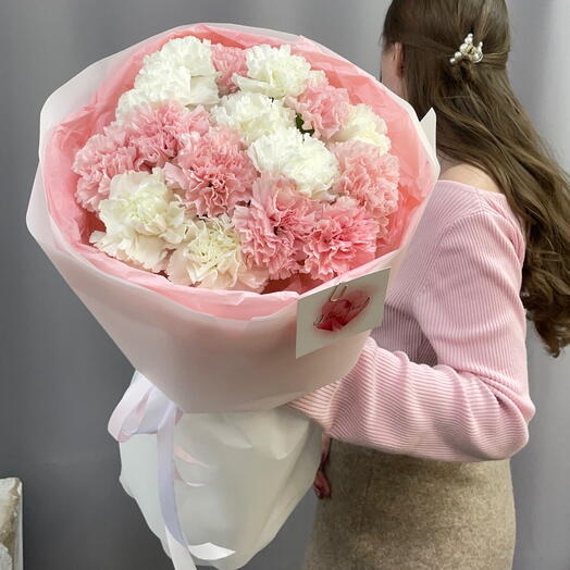 Микс из белых и розовых диантусов
