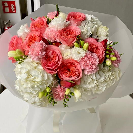 Peonylike garden roses mix