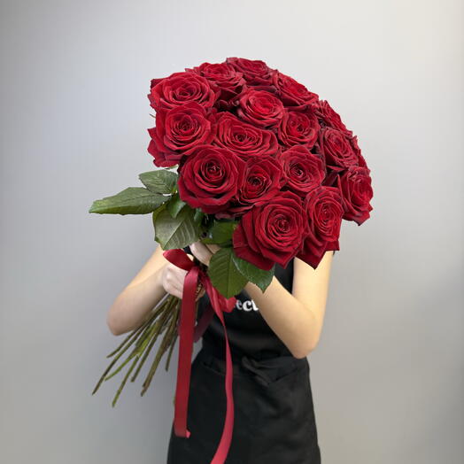Моно букет красных роз под ленту 17 шт 🌹