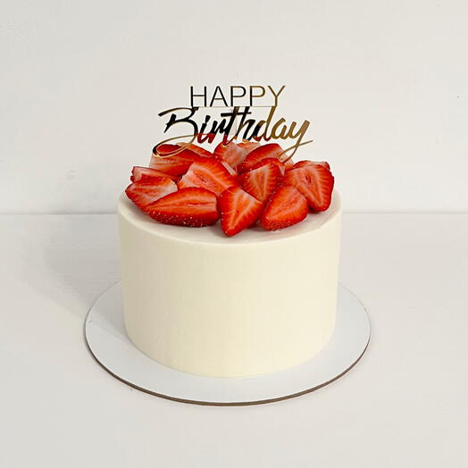 Торт бисквитный с клубникой и топпером «Happy birthday»