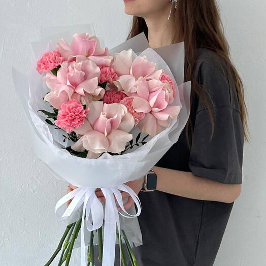 Букет с французскими розами и диантусами🌸